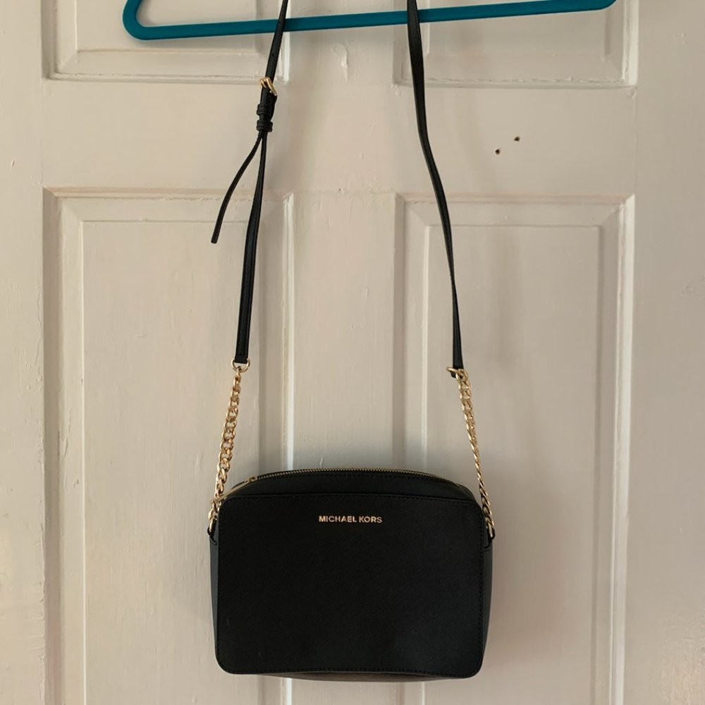 Jet Set Medium Saffiano Leather Crossbody Bag